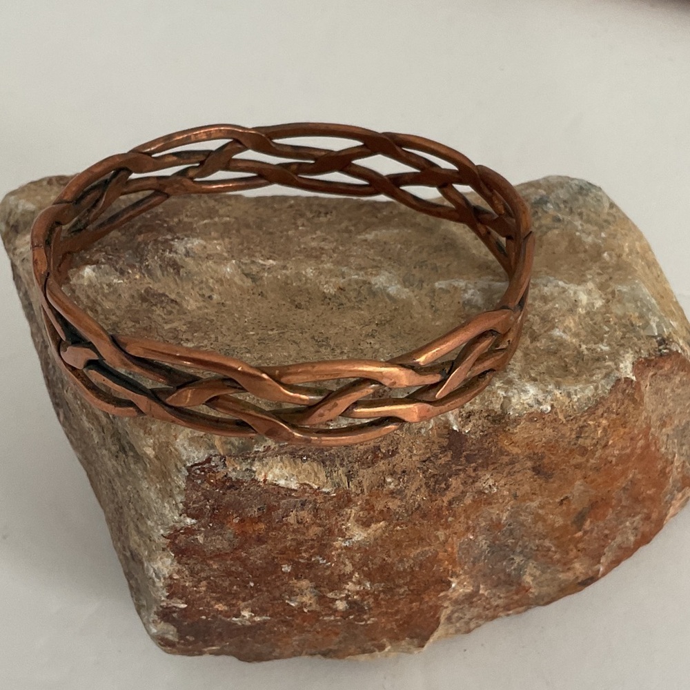 Elegant Copper Bangle Bracelet - Picture 2 of 6